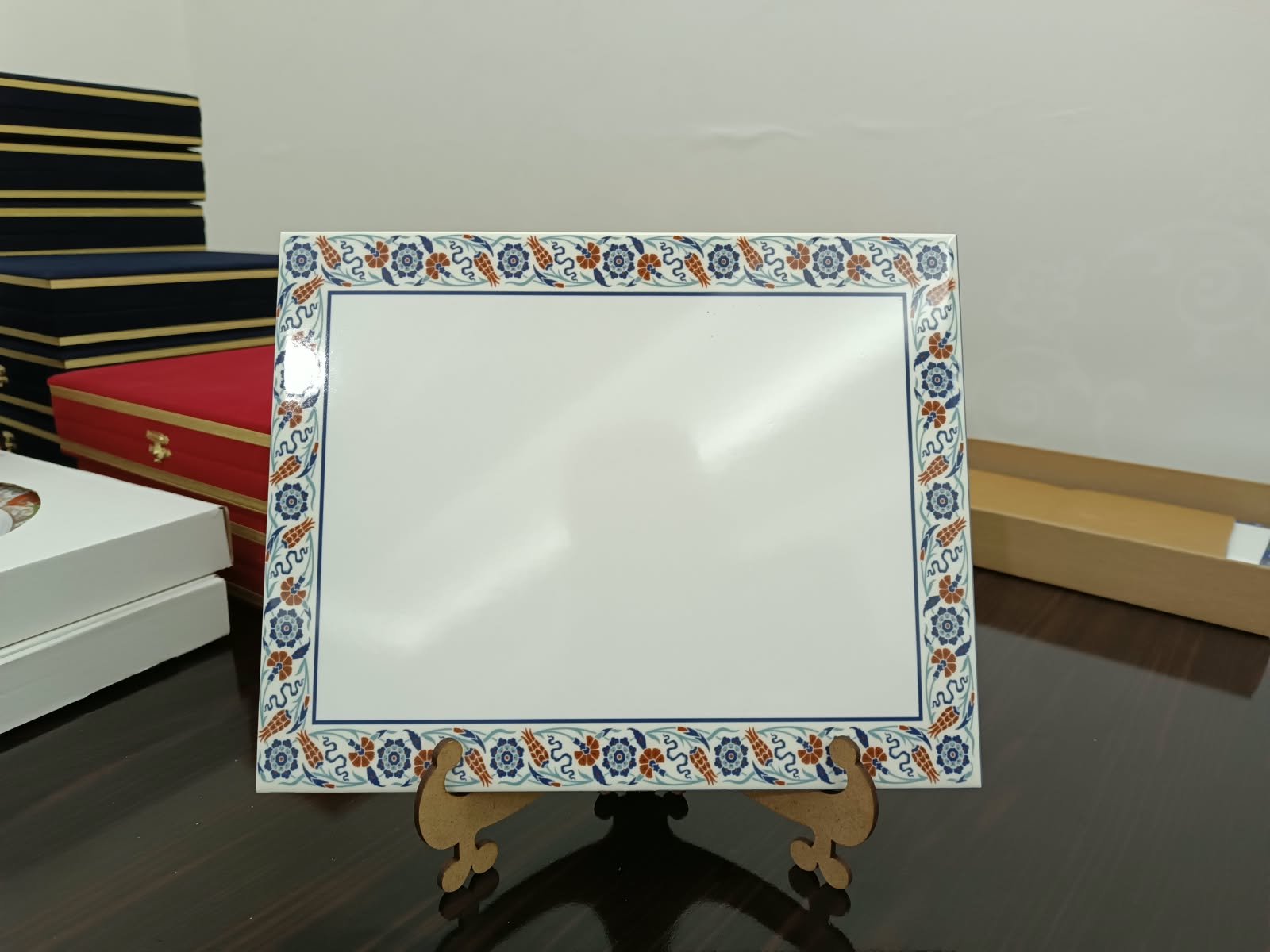 Dekoratif çini pano